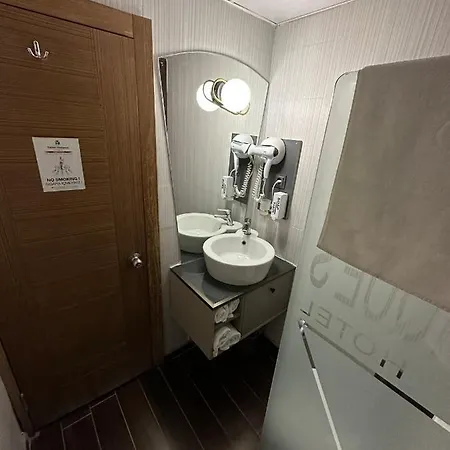 Nfk The House Hotel 3*